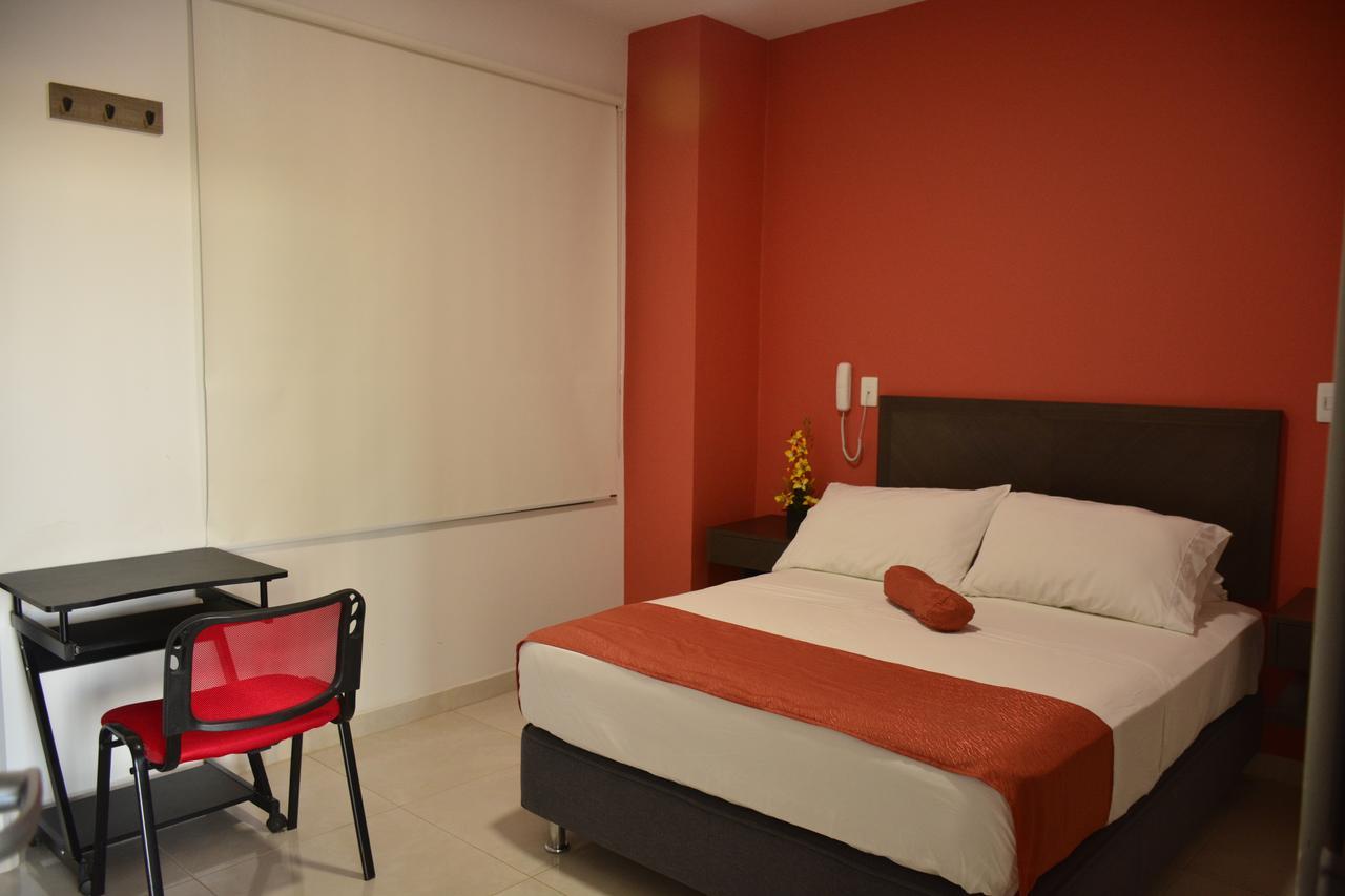 Hotel Confort Ariari グラナダ エクステリア 写真